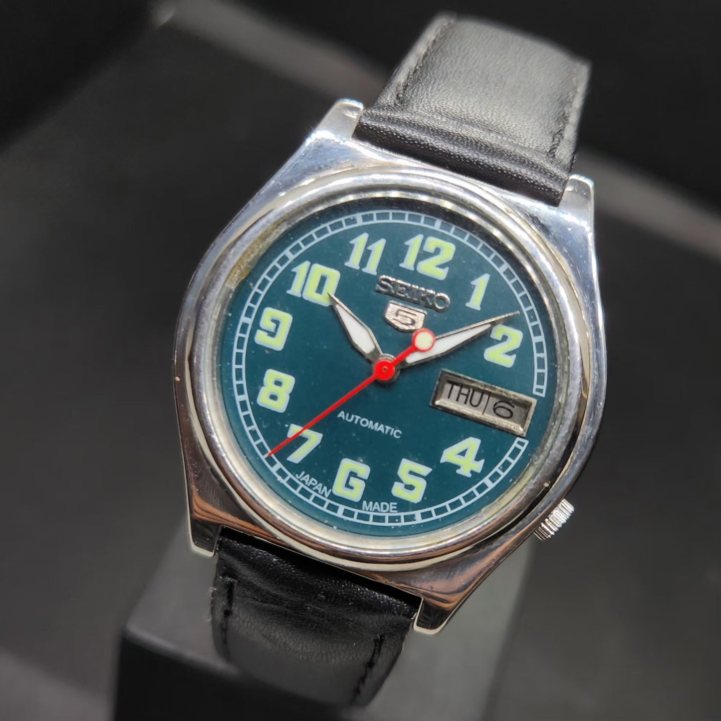 Vintage 1981 Original Seiko 5 Automatic 7019 Repainted Green Face 21 Jewels Day-Date Japanese Men's Wrist Watch VS46
