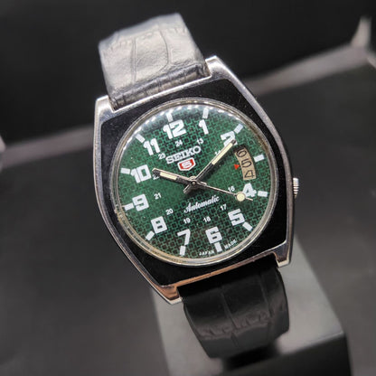 Vintage 1978 Original Seiko 5 Automatic 7009-8761 Repainted Green Face 17 Jewels Date Japanese Men's Wrist Watch VS51