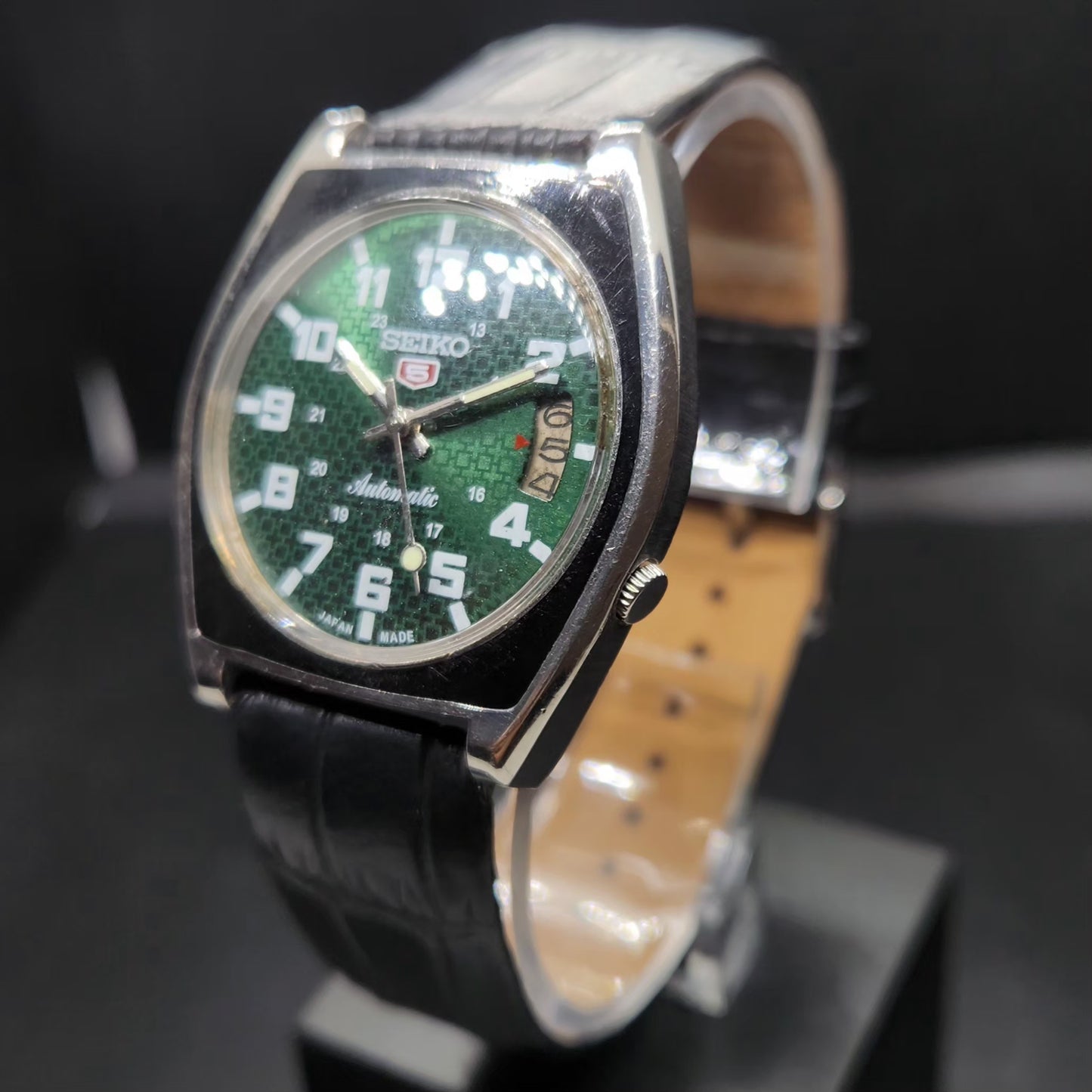 Vintage 1978 Original Seiko 5 Automatic 7009-8761 Repainted Green Face 17 Jewels Date Japanese Men's Wrist Watch VS51