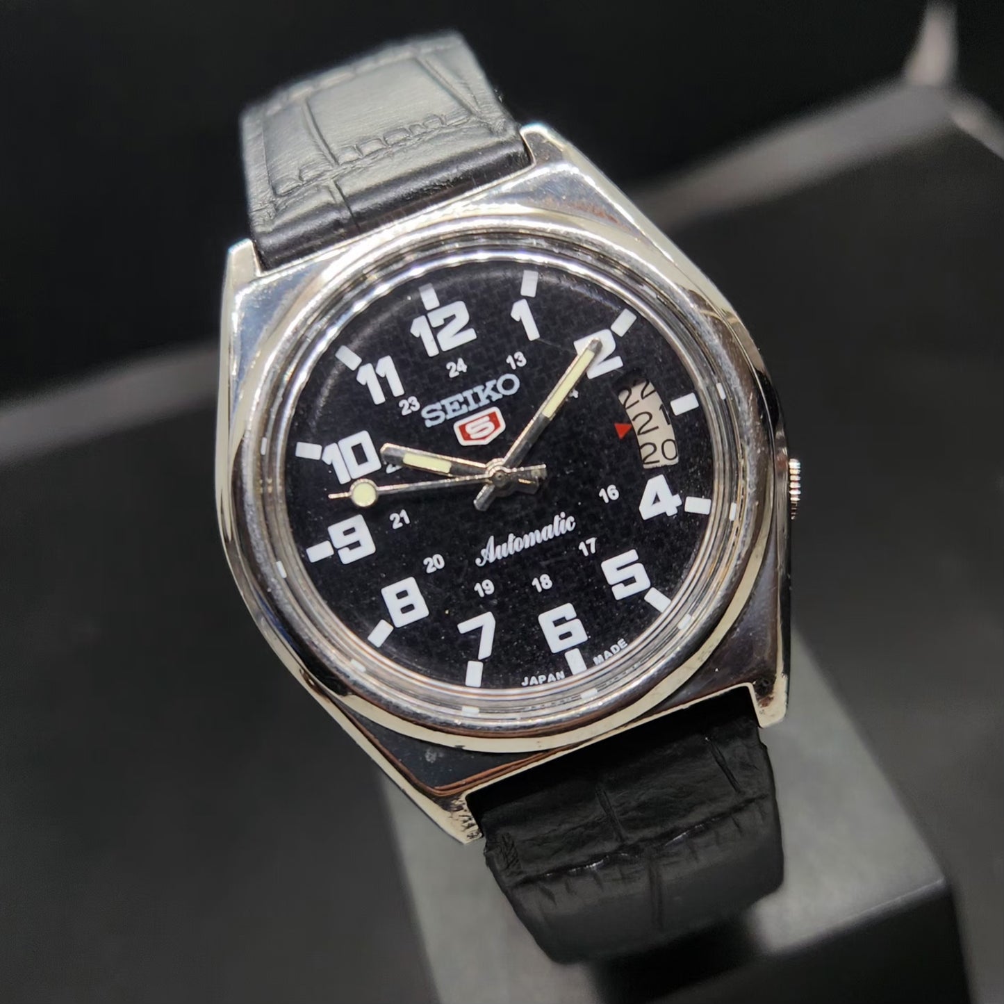 Vintage 1982 Original Seiko 5 Automatic 7009-8210 Repainted Black Face 17 Jewels Day-Date Japanese Men's Wrist Watch VS52