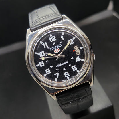 Vintage 1982 Original Seiko 5 Automatic 7009-8210 Repainted Black Face 17 Jewels Day-Date Japanese Men's Wrist Watch VS52