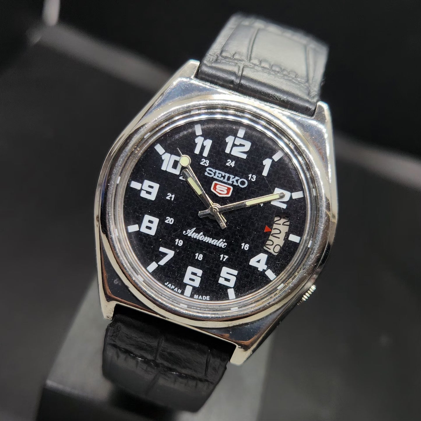 Vintage 1982 Original Seiko 5 Automatic 7009-8210 Repainted Black Face 17 Jewels Day-Date Japanese Men's Wrist Watch VS52