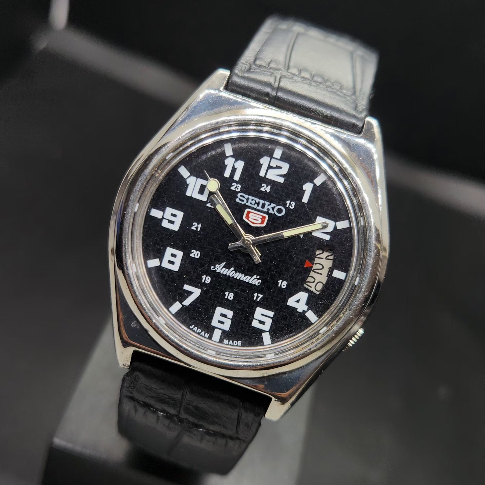 Vintage 1982 Original Seiko 5 Automatic 7009-8210 Repainted Black Face 17 Jewels Day-Date Japanese Men's Wrist Watch VS52