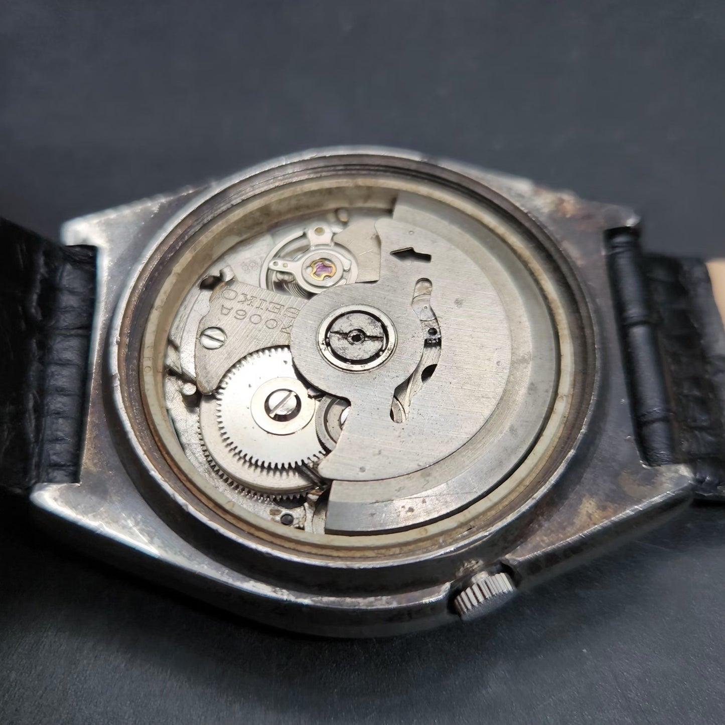 Vintage 1982 Original Seiko 5 Automatic 7009-8210 Repainted Black Face 17 Jewels Day-Date Japanese Men's Wrist Watch VS52