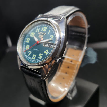 Vintage 1981 Original Seiko 5 Automatic 7009-5350 Repainted Green Face 17 Jewels Day-Date Japanese Men's Wrist Watch VS53