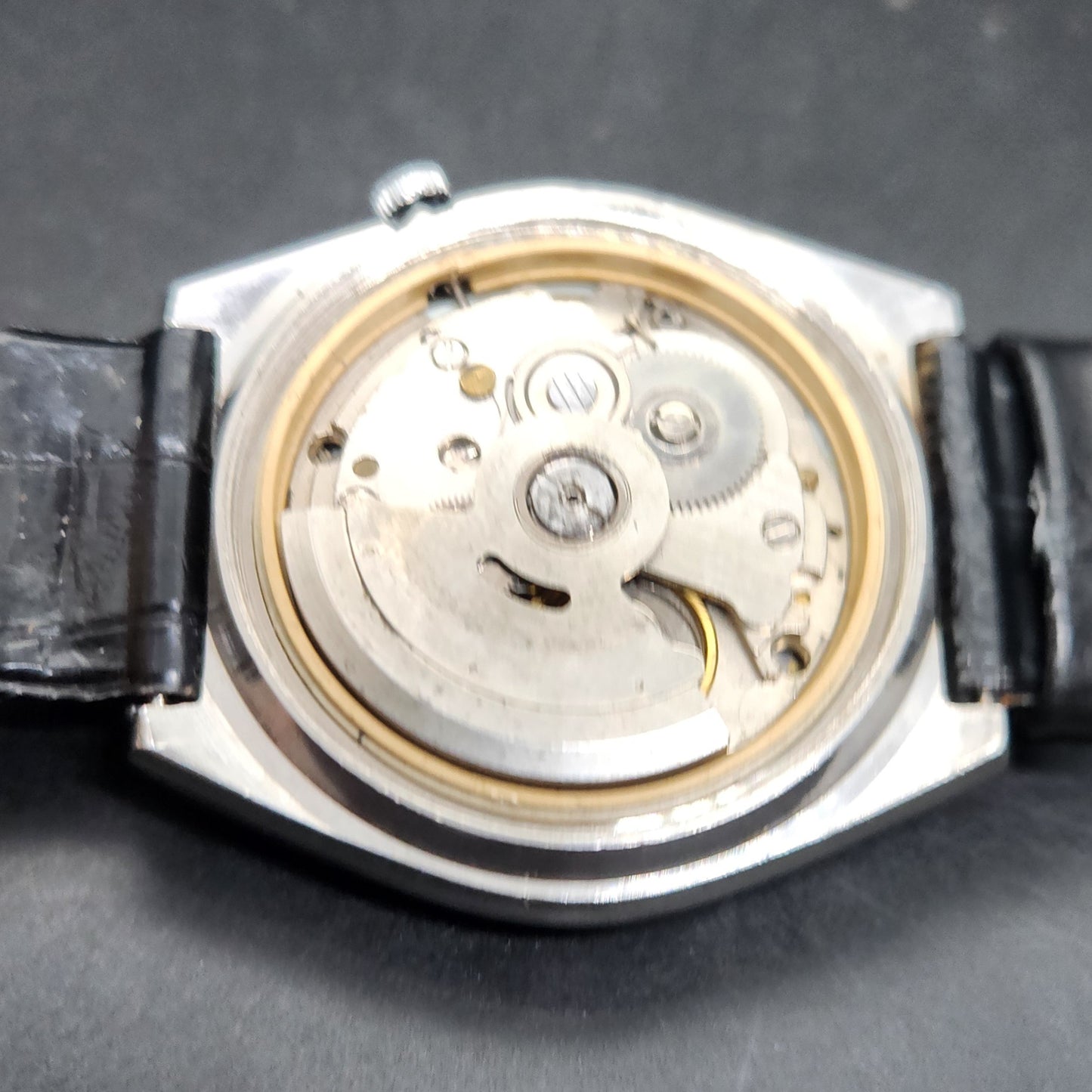 Vintage 1987 Original Seiko 5 Automatic 7009-8761 White Face 17 Jewels Day-Date Japanese Men's Wrist Watch VS54