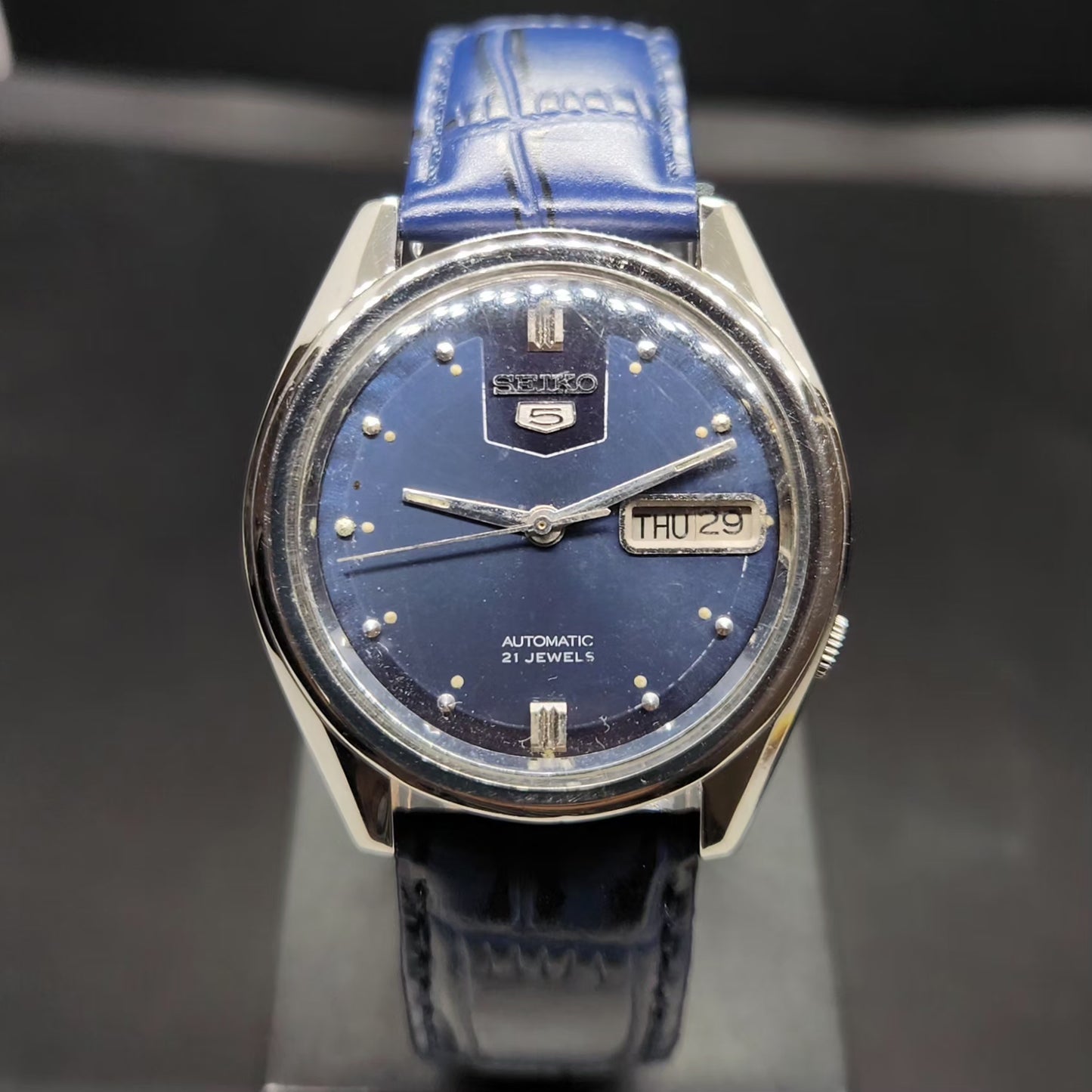 Vintage 1976 Original Seiko 5 Automatic 7019-7100 Blue Face 21 Jewels Day-Date Japanese Men's Wrist Watch VS55