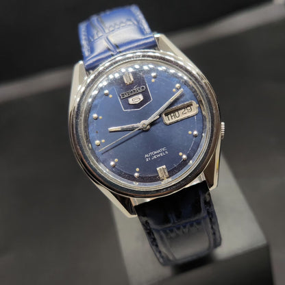 Vintage 1976 Original Seiko 5 Automatic 7019-7100 Blue Face 21 Jewels Day-Date Japanese Men's Wrist Watch VS55