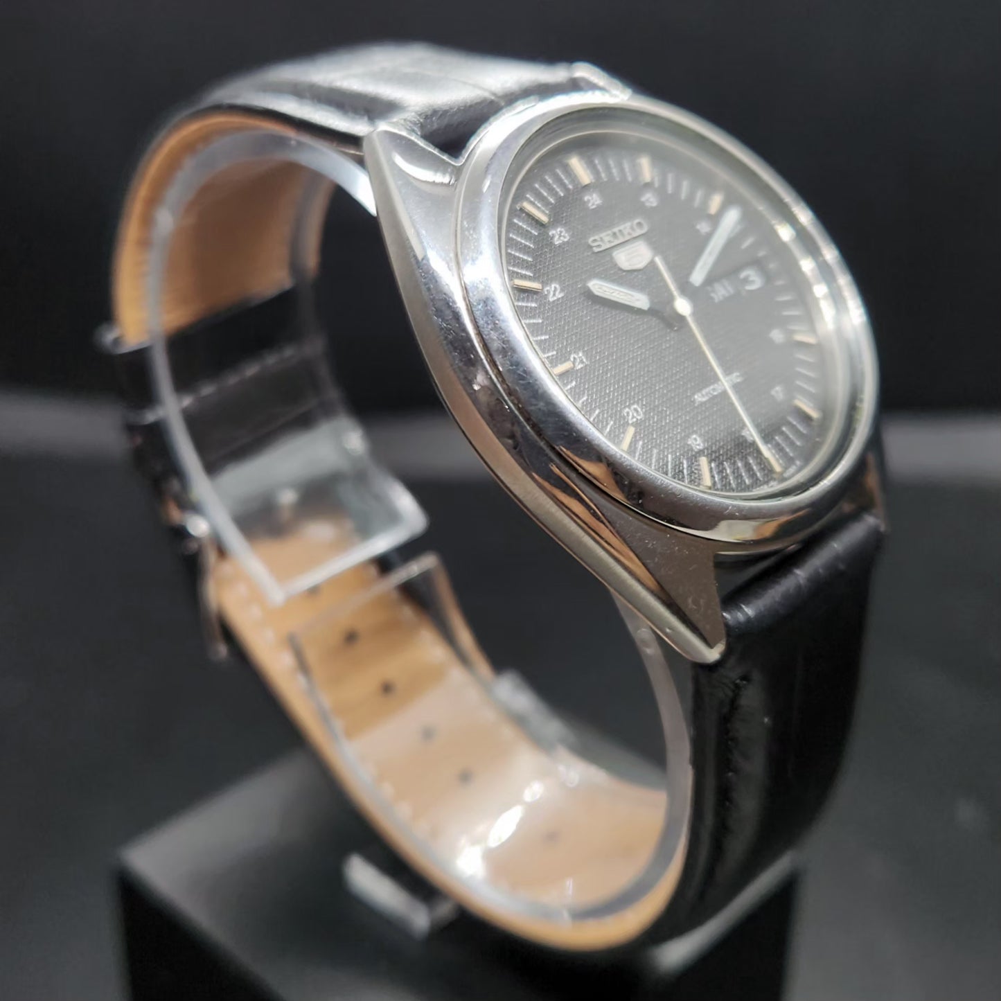 Vintage 1977 Original Seiko 5 Automatic 7009 Black Face 17 Jewels Day-Date Japanese Men's Wrist Watch VS57