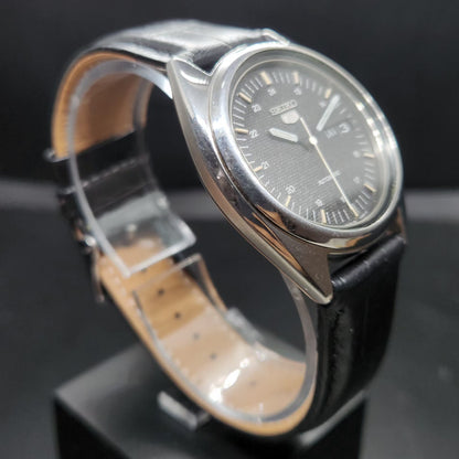 Vintage 1977 Original Seiko 5 Automatic 7009 Black Face 17 Jewels Day-Date Japanese Men's Wrist Watch VS57