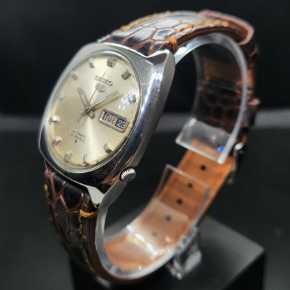 Vintage 1968 Original Seiko 5 Automatic 6119-7090 Silver Face 21 Jewels Day-Date Japanese Men's Wrist Watch VS59