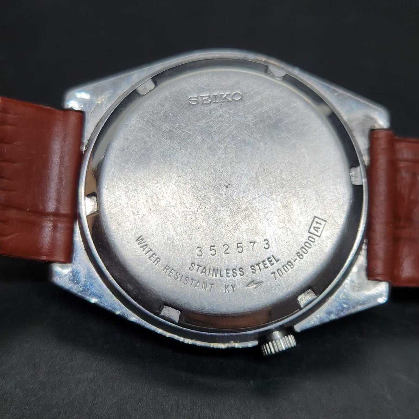 Vintage 1983 Original Seiko 5 Automatic 7009-6000 Gold Face 17 Jewels Day-Date Japanese Men's Wrist Watch VS60