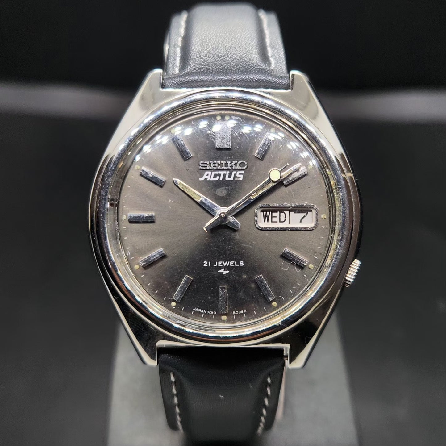 Vintage 1976 Original Seiko Actus Automatic 7019-8010 Black Face 21 Jewels Day-Date Japanese Men's Wrist Watch VS62