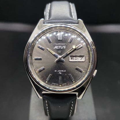 Vintage 1976 Original Seiko Actus Automatic 7019-8010 Black Face 21 Jewels Day-Date Japanese Men's Wrist Watch VS62