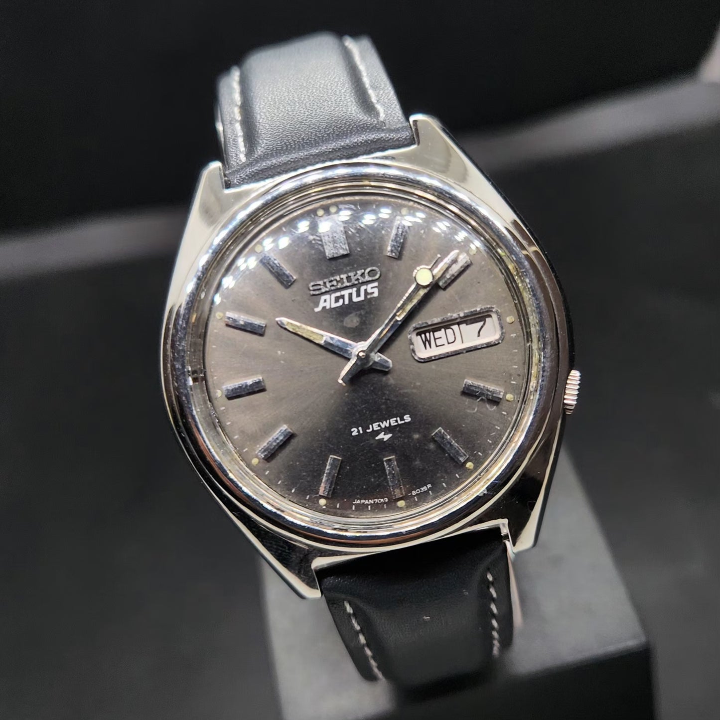 Vintage 1976 Original Seiko Actus Automatic 7019-8010 Black Face 21 Jewels Day-Date Japanese Men's Wrist Watch VS62