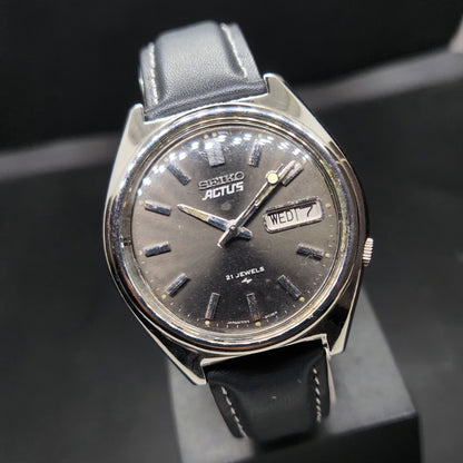 Vintage 1976 Original Seiko Actus Automatic 7019-8010 Black Face 21 Jewels Day-Date Japanese Men's Wrist Watch VS62