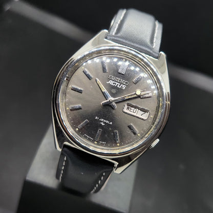 Vintage 1976 Original Seiko Actus Automatic 7019-8010 Black Face 21 Jewels Day-Date Japanese Men's Wrist Watch VS62