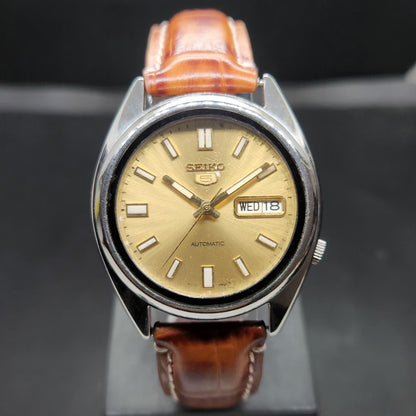 Vintage 1983 Original Seiko 5 Automatic 7S26-01Z0 Gold Face 21 Jewels Day-Date Japanese Men's Wrist Watch VS63