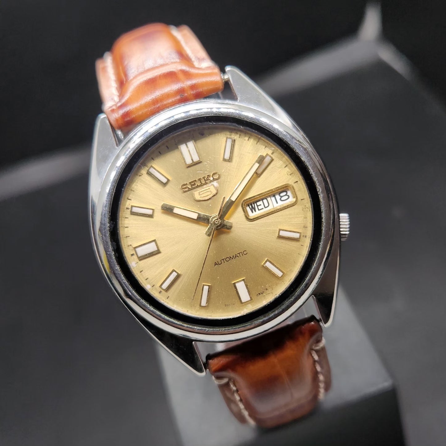 Vintage 1983 Original Seiko 5 Automatic 7S26-01Z0 Gold Face 21 Jewels Day-Date Japanese Men's Wrist Watch VS63
