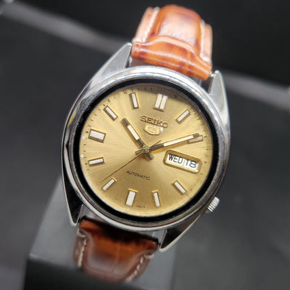 Vintage 1983 Original Seiko 5 Automatic 7S26-01Z0 Gold Face 21 Jewels Day-Date Japanese Men's Wrist Watch VS63