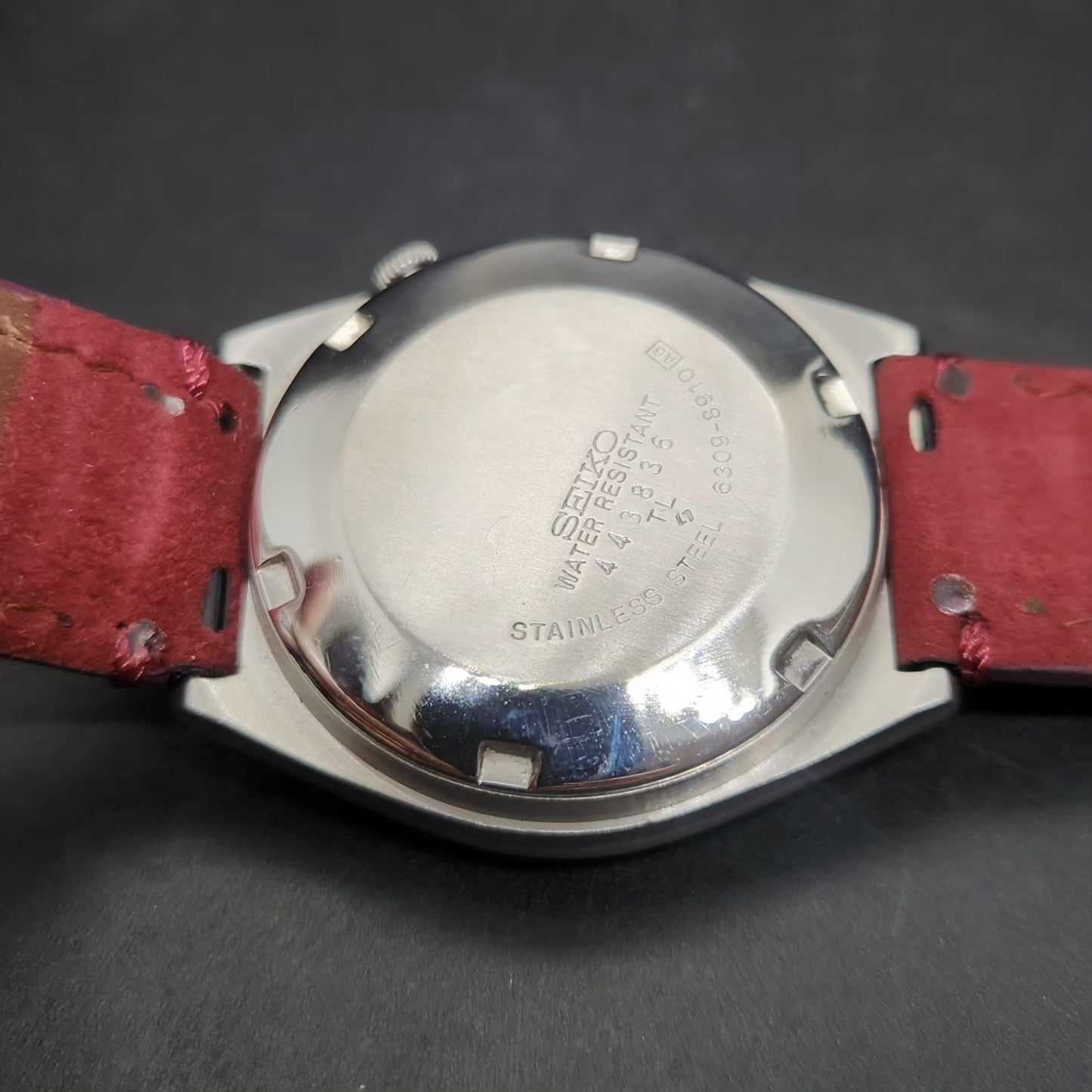 Vintage 1984 Original Seiko 5 Automatic 6309-8910 Red Face 17 Jewels Day-Date Japanese Men's Wrist Watch VS64