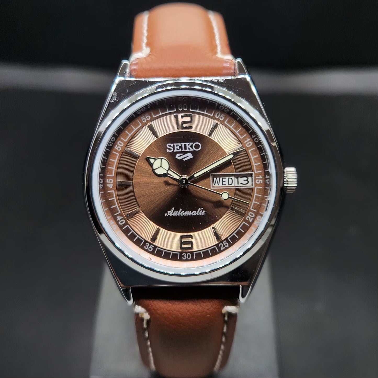 Vintage Mod Seiko 5 Automatic 17 Jewels Cal. 6309 Brown Face Brown Leather Band Day-Date Men's Wrist Watch VS65