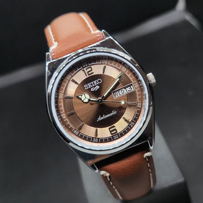 Vintage Mod Seiko 5 Automatic 17 Jewels Cal. 6309 Brown Face Brown Leather Band Day-Date Men's Wrist Watch VS65