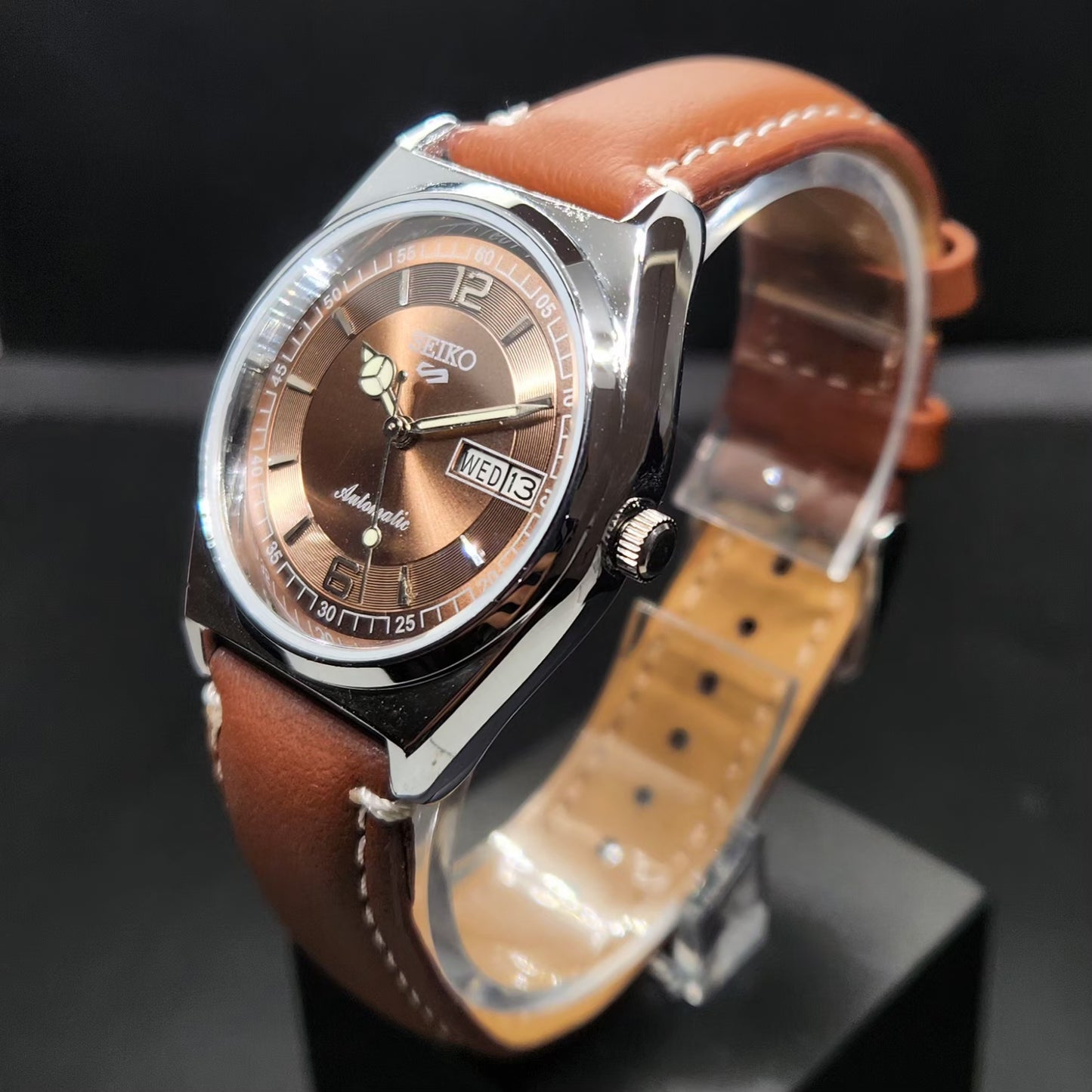 Vintage Mod Seiko 5 Automatic 17 Jewels Cal. 6309 Brown Face Brown Leather Band Day-Date Men's Wrist Watch VS65