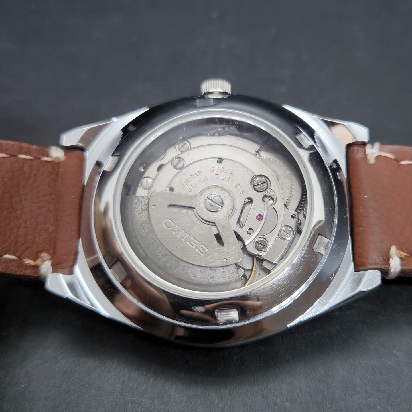 Vintage Mod Seiko 5 Automatic 17 Jewels Cal. 6309 Brown Face Brown Leather Band Day-Date Men's Wrist Watch VS65
