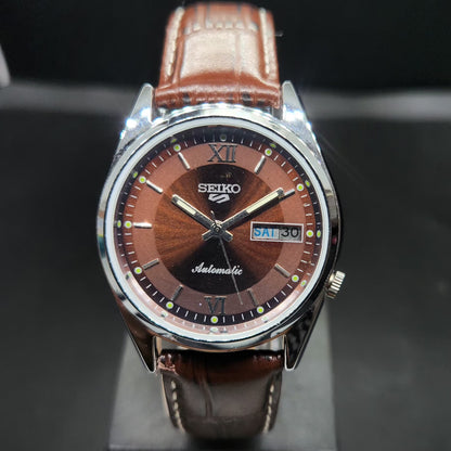 Vintage Mod Seiko 5 Automatic 17 Jewels Cal. 7009 Brown Face Brown Leather Band Day-Date Men's Wrist Watch VS67