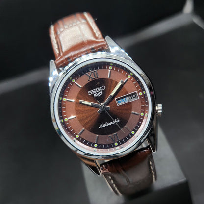 Vintage Mod Seiko 5 Automatic 17 Jewels Cal. 7009 Brown Face Brown Leather Band Day-Date Men's Wrist Watch VS67