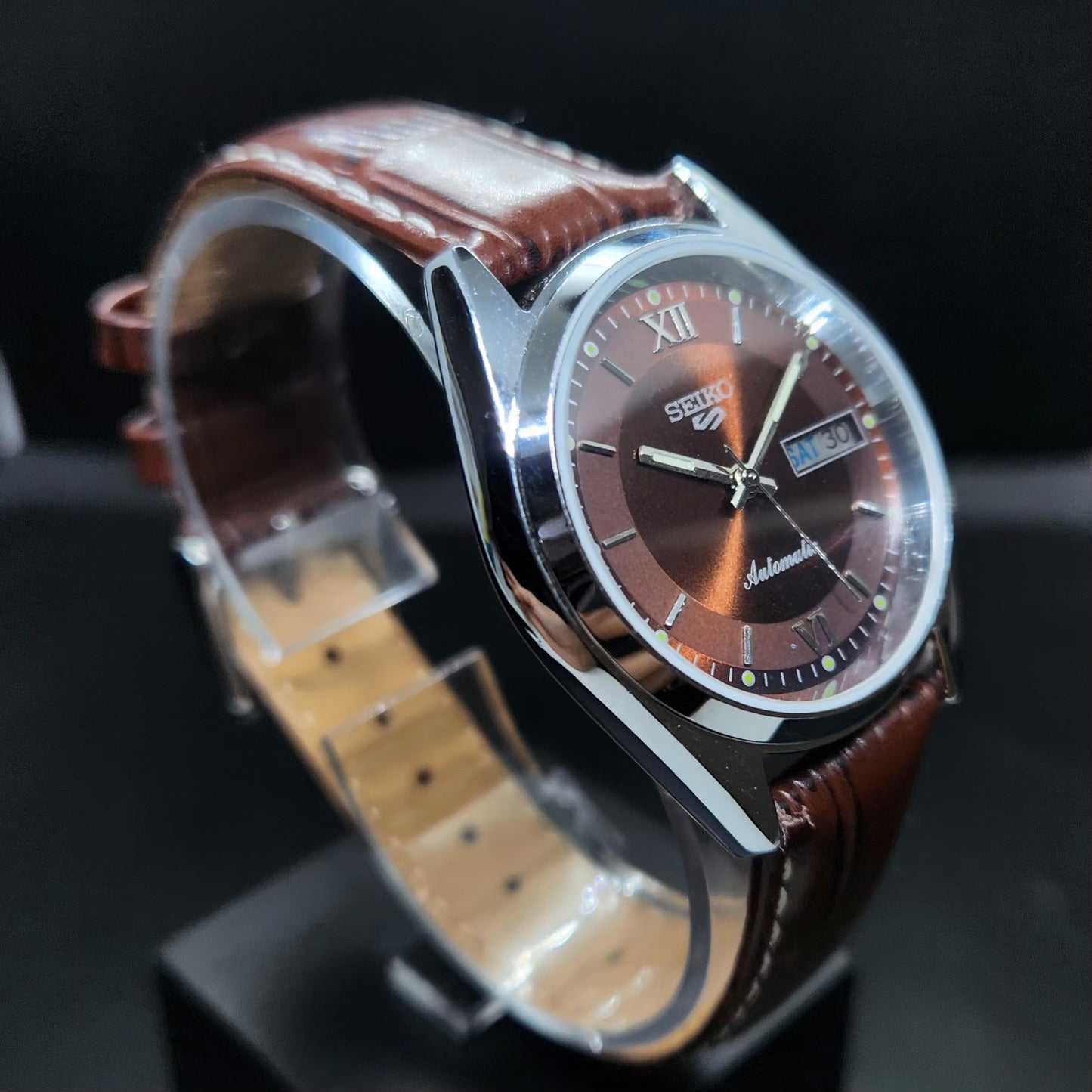Vintage Mod Seiko 5 Automatic 17 Jewels Cal. 7009 Brown Face Brown Leather Band Day-Date Men's Wrist Watch VS67