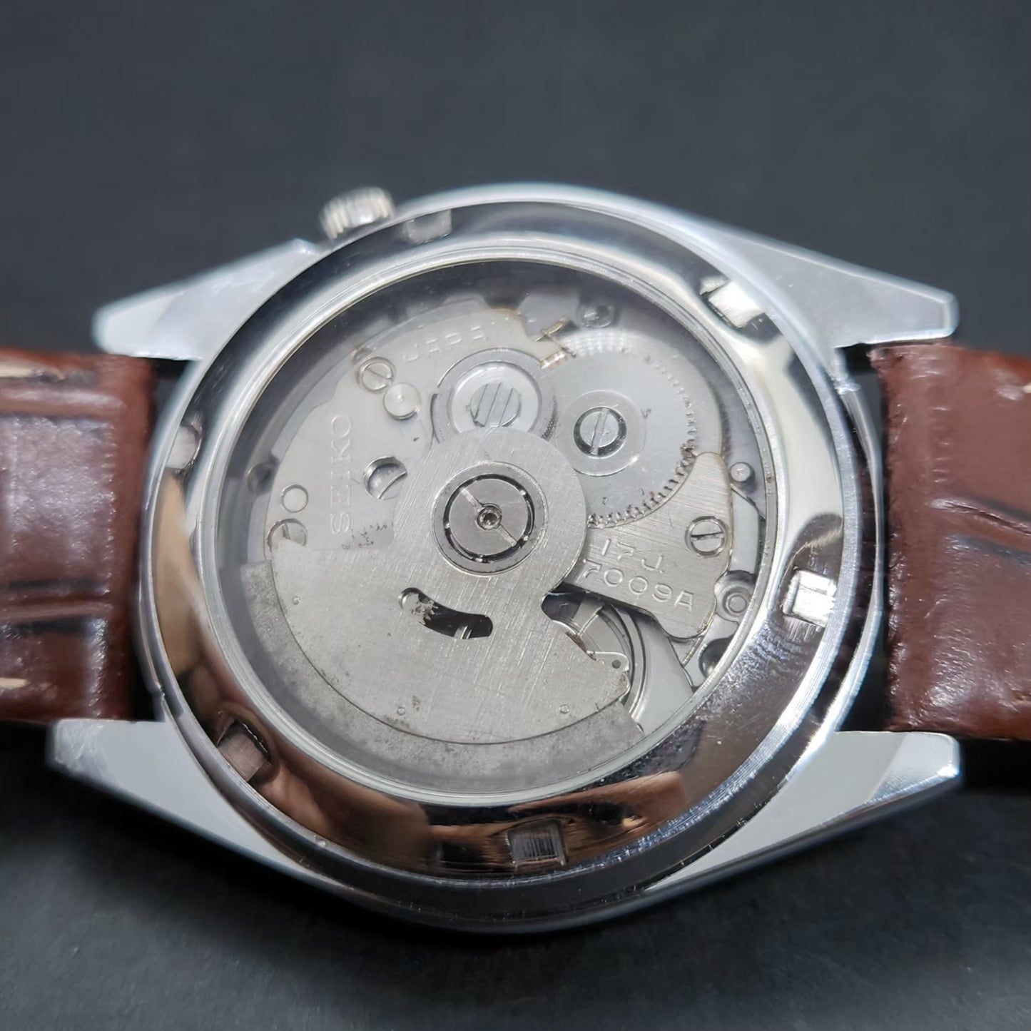 Vintage Mod Seiko 5 Automatic 17 Jewels Cal. 7009 Brown Face Brown Leather Band Day-Date Men's Wrist Watch VS67