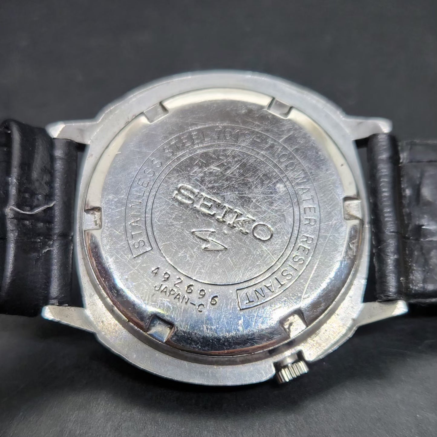 Vintage 1974 Original Seiko 5 Automatic 7019-7100 Silver Face 21 Jewels Day-Date Japanese Men's Wrist Watch VS69