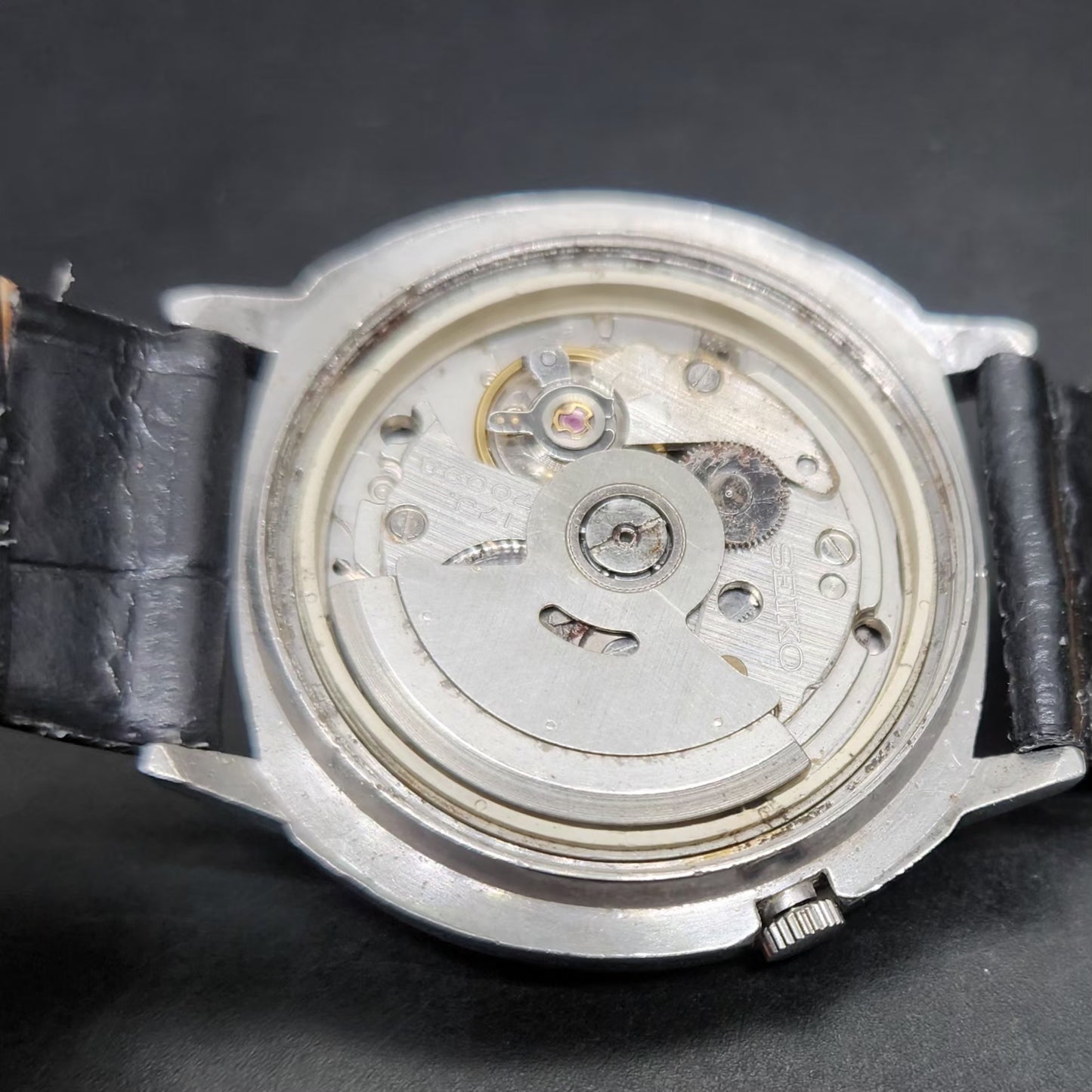 Vintage 1974 Original Seiko 5 Automatic 7019-7100 Silver Face 21 Jewels Day-Date Japanese Men's Wrist Watch VS69
