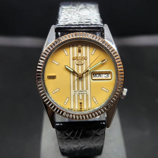 Vintage 1999 Original Seiko 5 Automatic 7s26-3040 Gold Face 21 Jewels Day-Date Japanese Men's Wrist Watch VS71