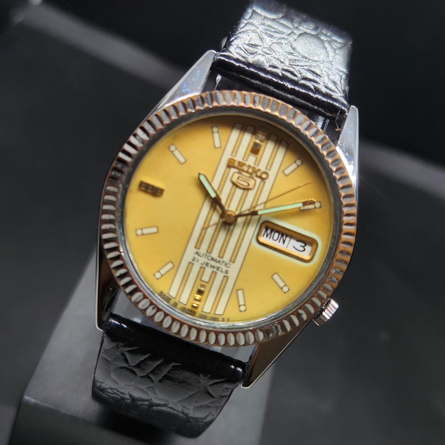 Vintage 1999 Original Seiko 5 Automatic 7s26-3040 Gold Face 21 Jewels Day-Date Japanese Men's Wrist Watch VS71