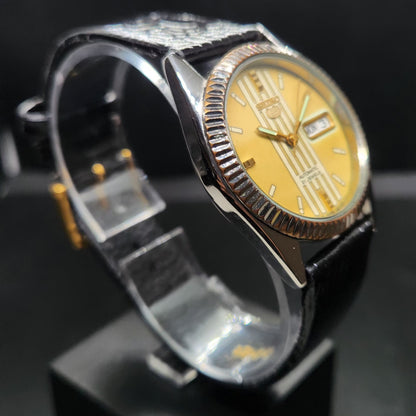 Vintage 1999 Original Seiko 5 Automatic 7s26-3040 Gold Face 21 Jewels Day-Date Japanese Men's Wrist Watch VS71