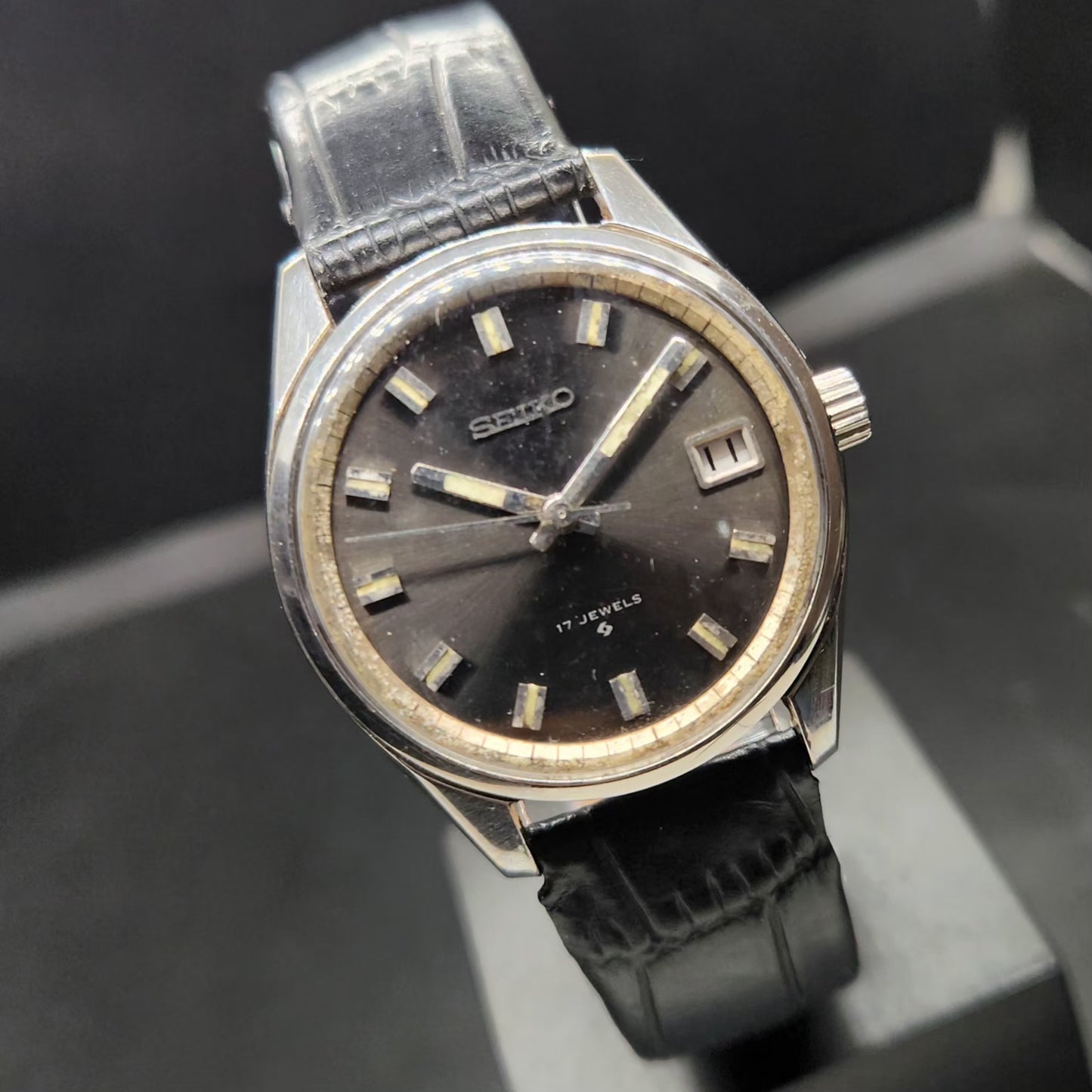 Vintage 1970 Original Seiko 5 Automatic 6602-7040 Black Face 17 Jewels Date Japanese Men's Wrist Watch VS72