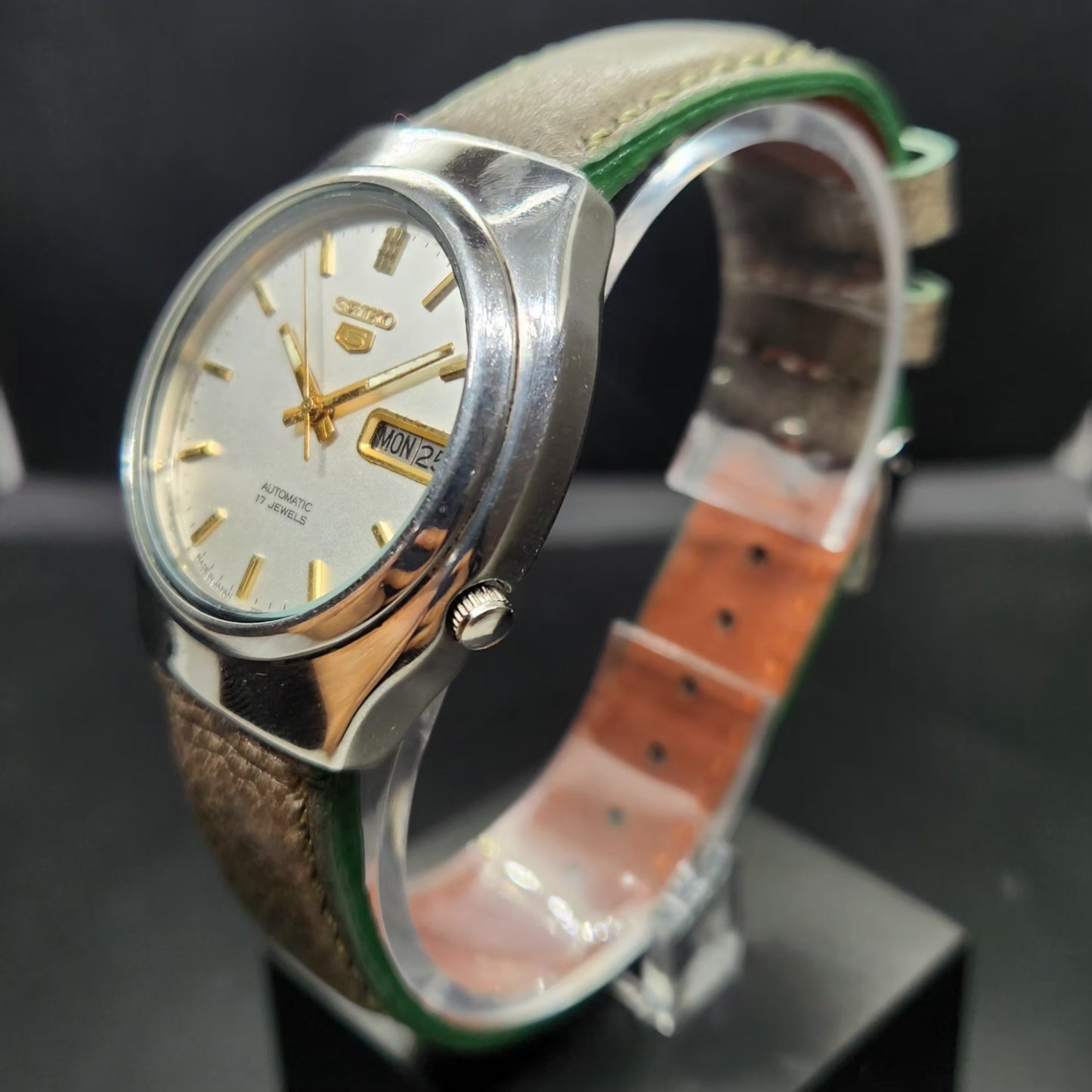Vintage 1985 Original Seiko 5 Automatic 7009-8331 Silver Face 17 Jewels Day-Date Japanese Men's Wrist Watch VS74