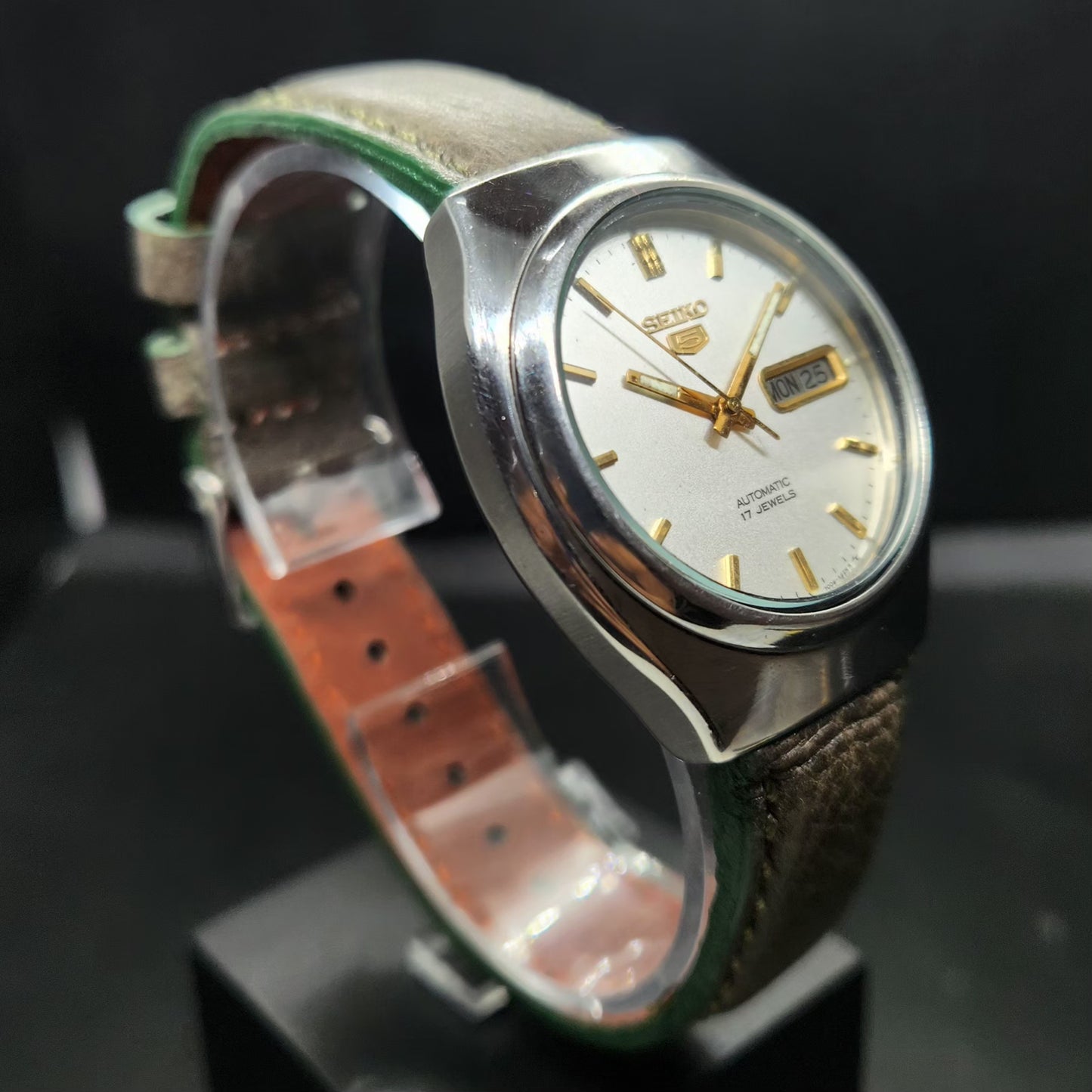 Vintage 1985 Original Seiko 5 Automatic 7009-8331 Silver Face 17 Jewels Day-Date Japanese Men's Wrist Watch VS74