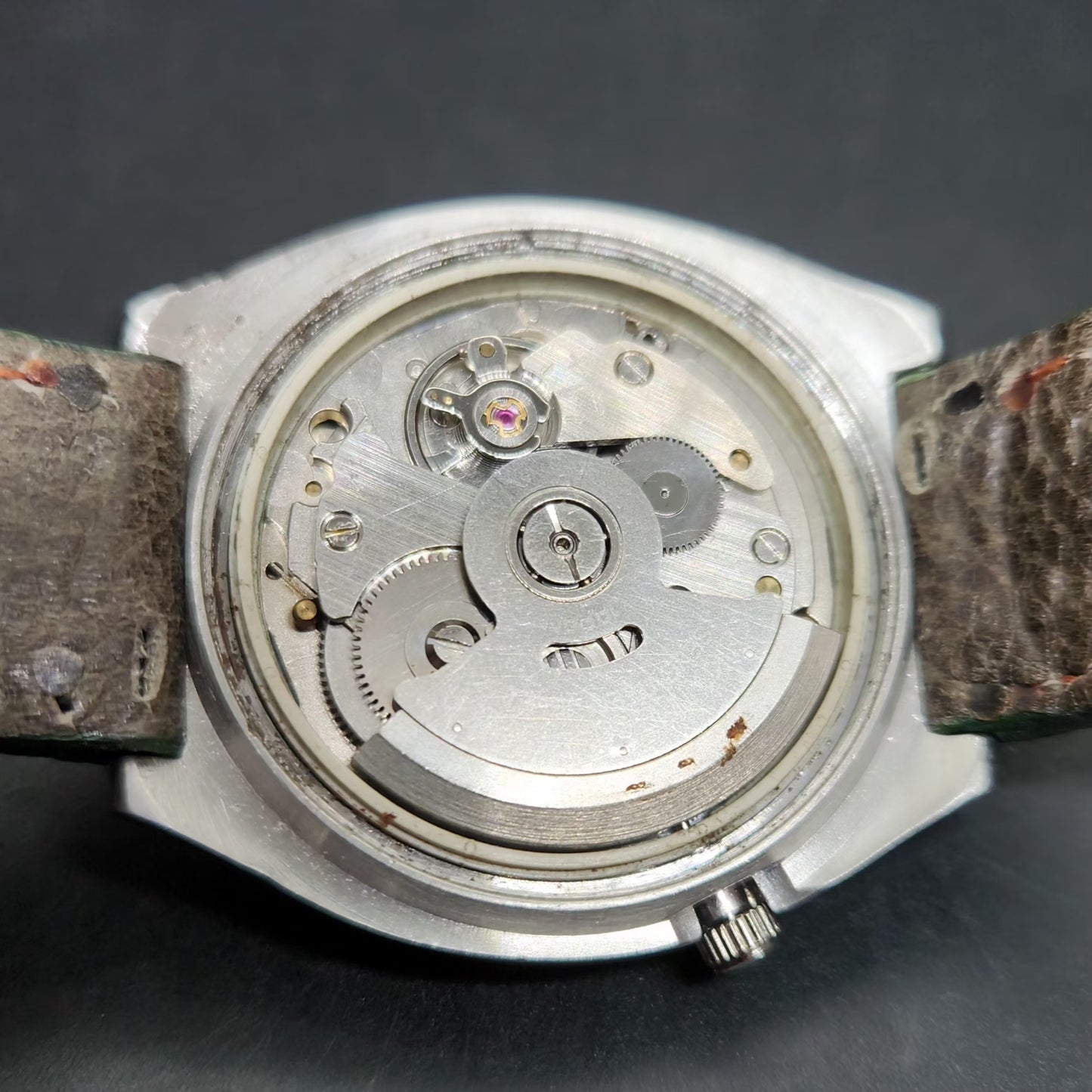 Vintage 1985 Original Seiko 5 Automatic 7009-8331 Silver Face 17 Jewels Day-Date Japanese Men's Wrist Watch VS74