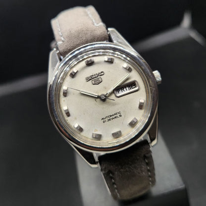 Vintage 1984 Original Seiko 5 Automatic 6309-8800 Grey Face 17 Jewels Day-Date Japanese Men's Wrist Watch VS76