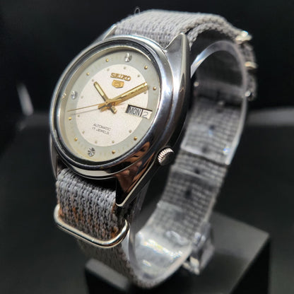 Vintage 1977 Original Seiko 5 Automatic 7019-5080 Grey Face 21 Jewels Day-Date Japanese Men's Wrist Watch VS79