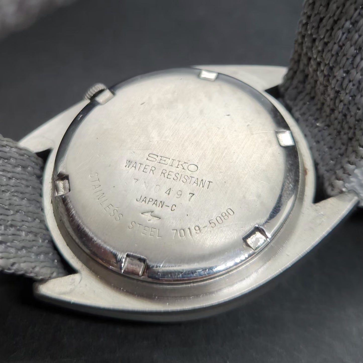 Vintage 1977 Original Seiko 5 Automatic 7019-5080 Grey Face 21 Jewels Day-Date Japanese Men's Wrist Watch VS79
