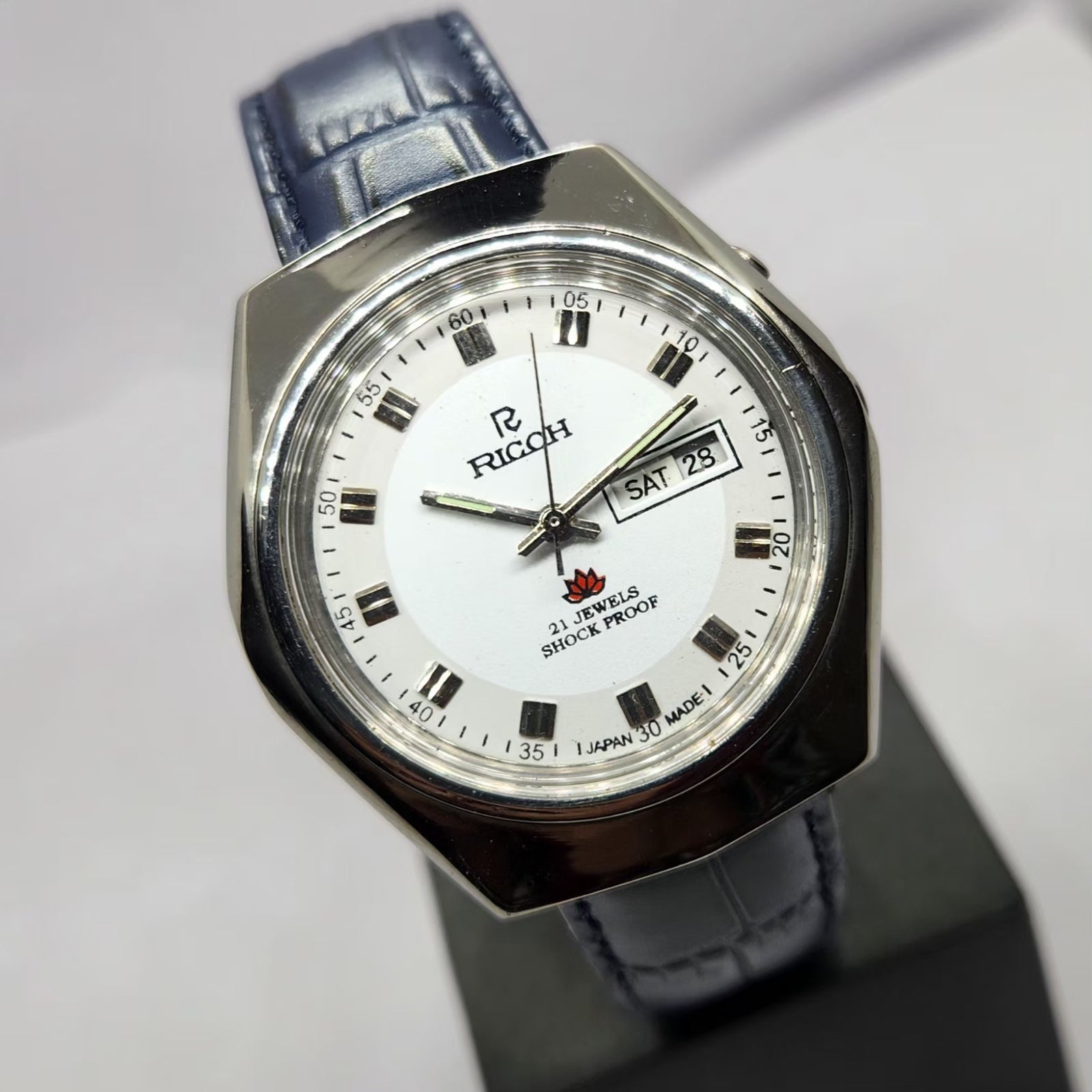 Vintage Ricoh R31 Automatic White Face New Strap 21 Jewels Day-Date Men's Wrist Watch R43