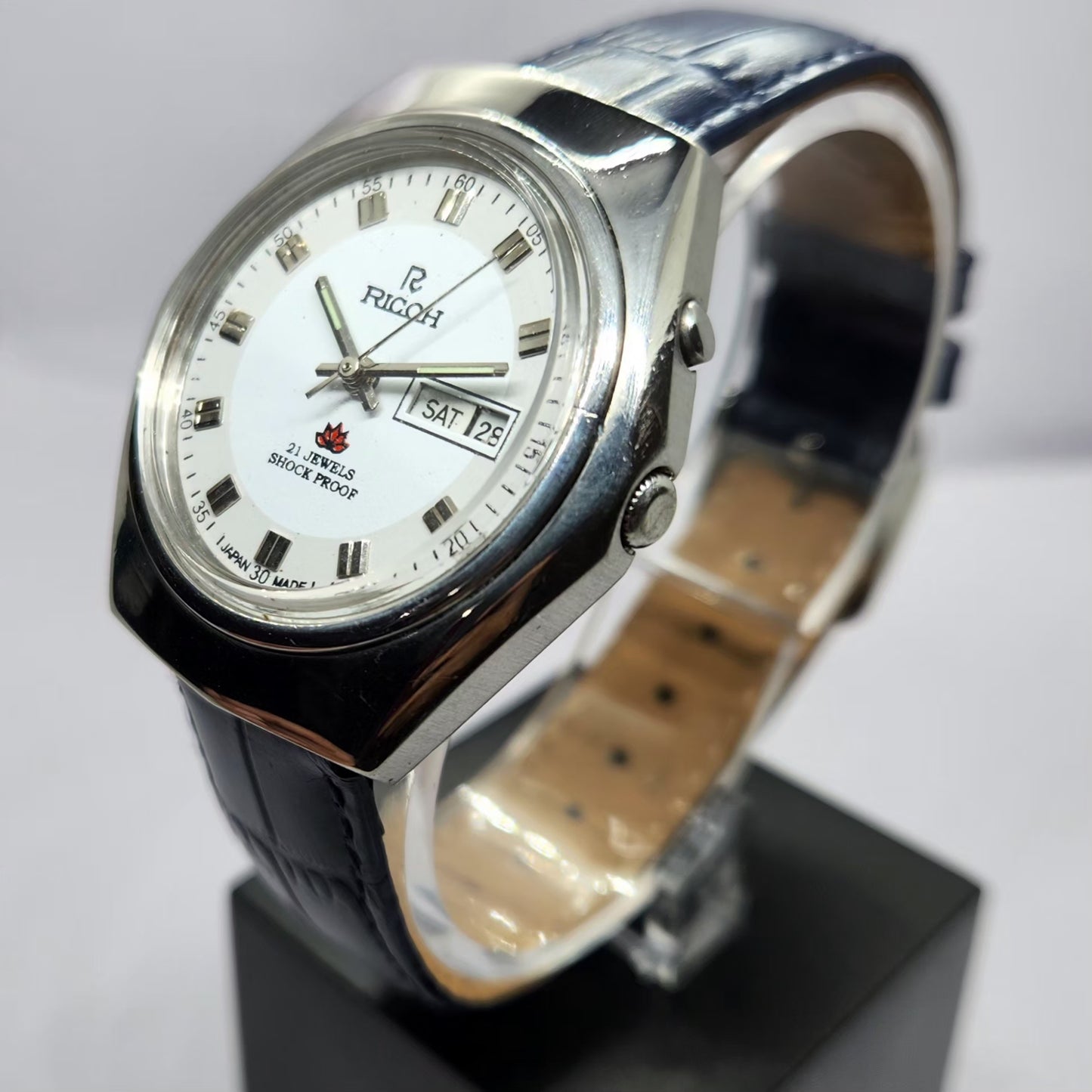 Vintage Ricoh R31 Automatic White Face New Strap 21 Jewels Day-Date Men's Wrist Watch R43