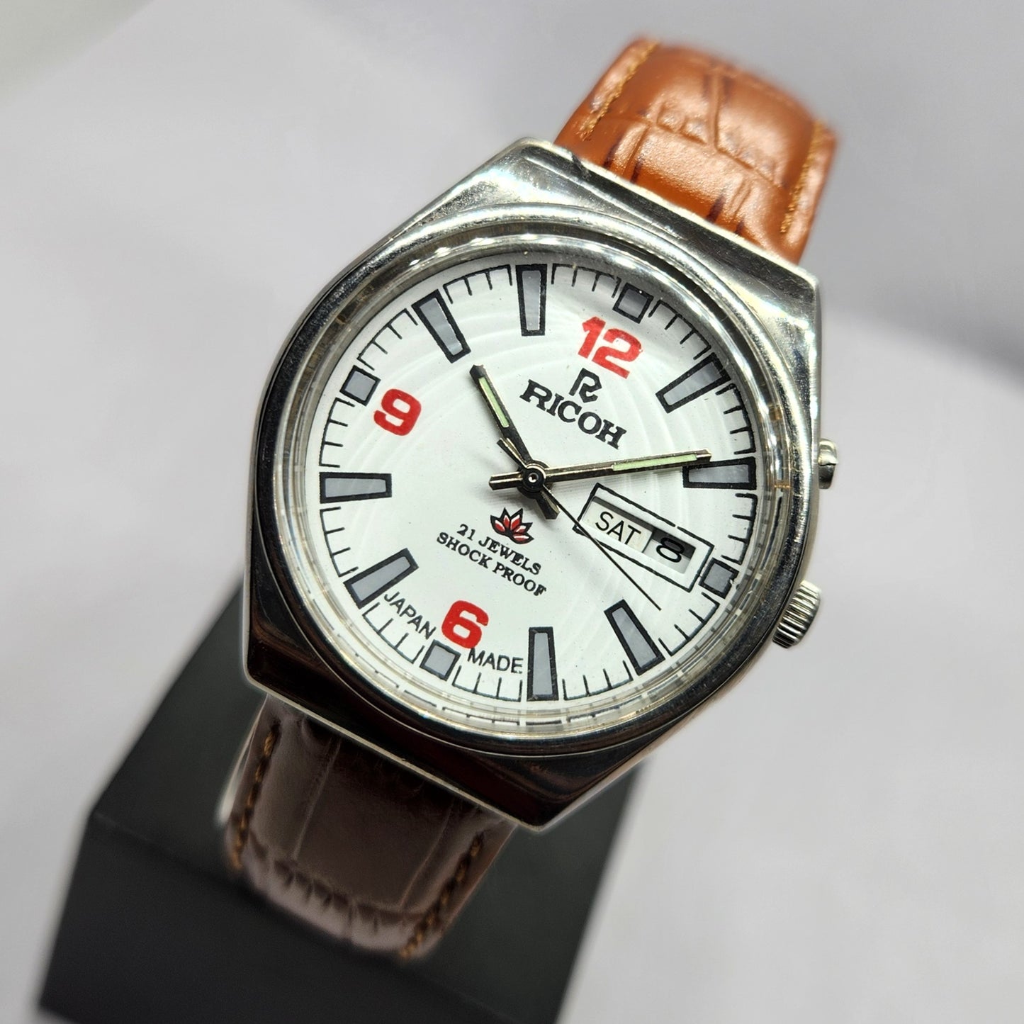 Vintage Ricoh R31 Automatic White Face New Strap 21 Jewels Day-Date Men's Wrist Watch R47