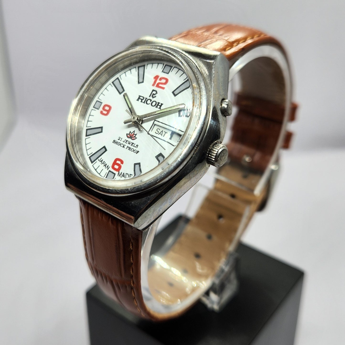 Vintage Ricoh R31 Automatic White Face New Strap 21 Jewels Day-Date Men's Wrist Watch R47
