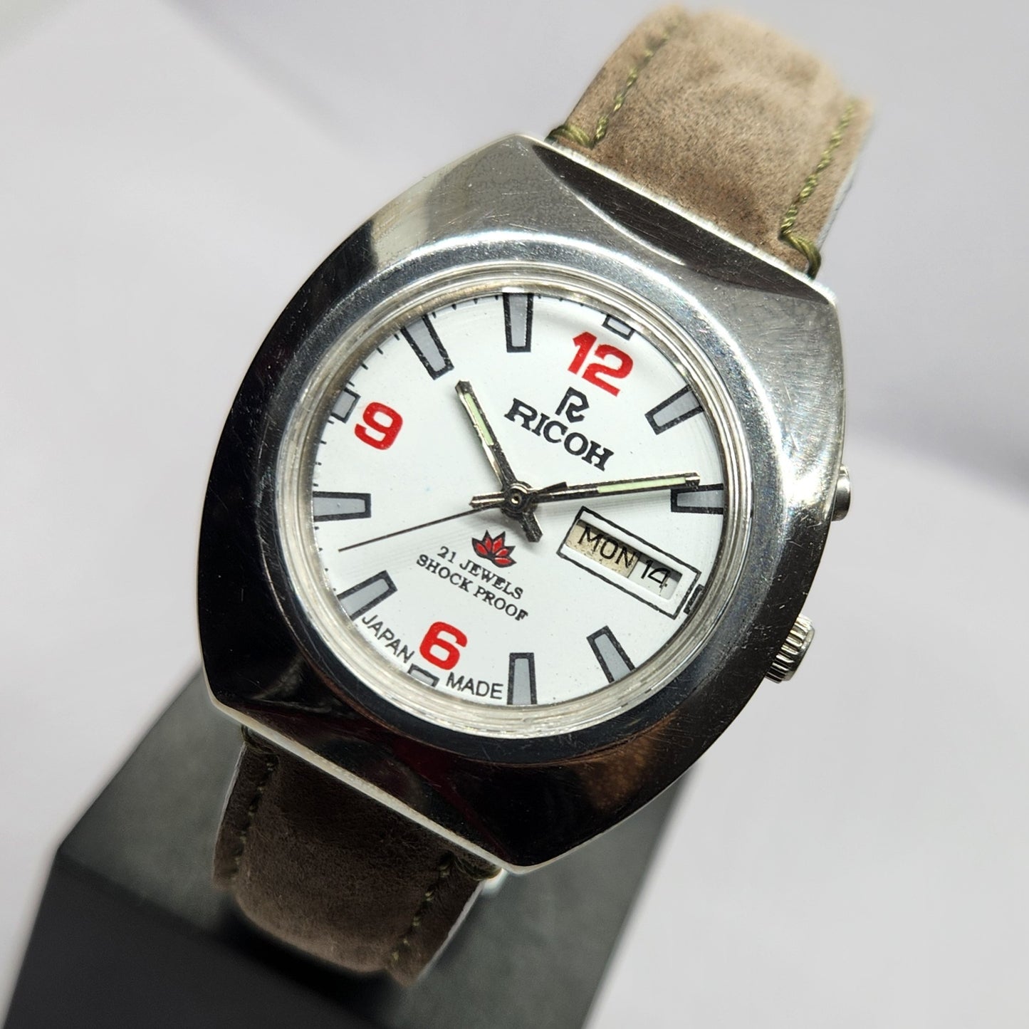 Vintage Ricoh R31 Automatic White Face New Strap 21 Jewels Day-Date Men's Wrist Watch R53